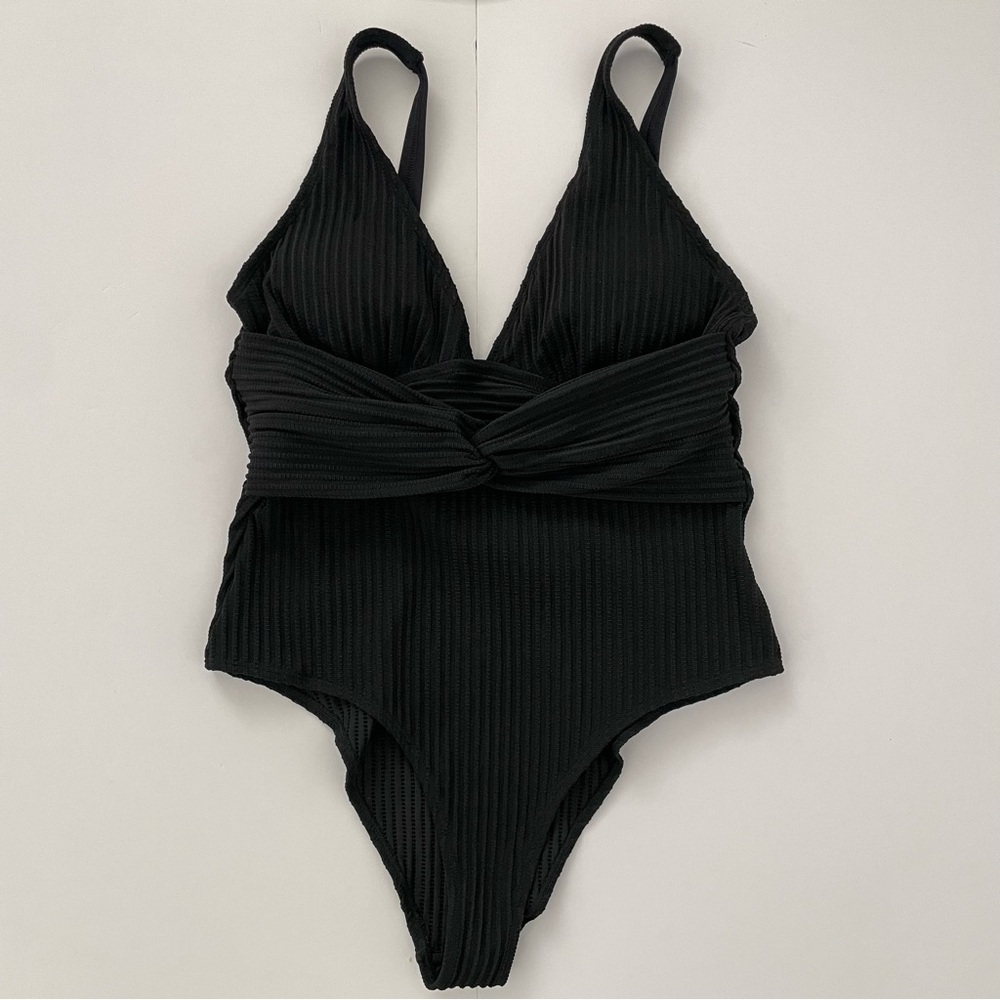 NWT Cupshe Black Ribbed Plunge V-neck One Piece Women’s Swimsuit Size L Black
